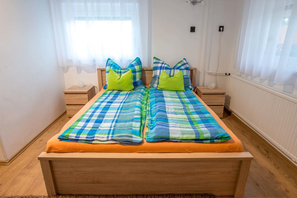 Sandor Apartman Balatonfured Bagian luar foto
